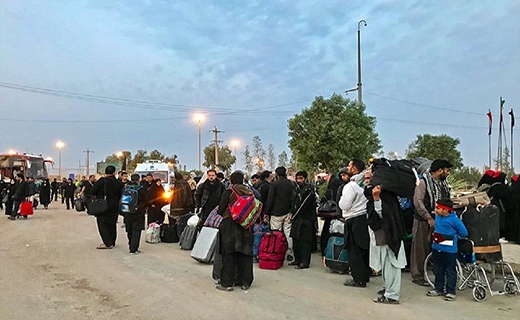 مرز مهران همچنان در خدمت زائران در حال بازگشت از اربعین
