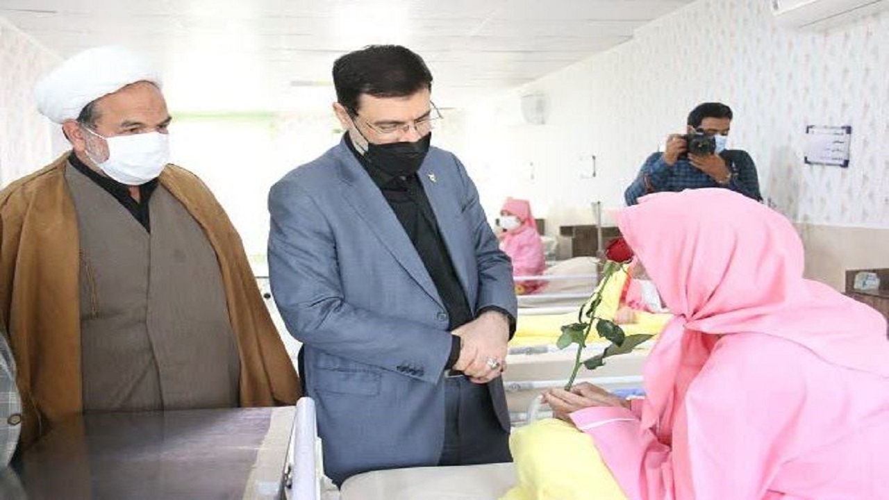 بخشی از جامعه ایثارگری ما در دوران سالمندی به سر می‌برند / باید مراکز نگهداری از والدین معظم شهدا در کشور افزایش یابد