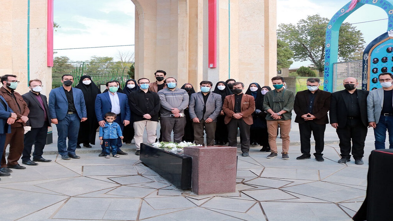 اصحاب رسانه به مقام شامخ سردار شهید "حسین همدانی" ادای احترام کردند