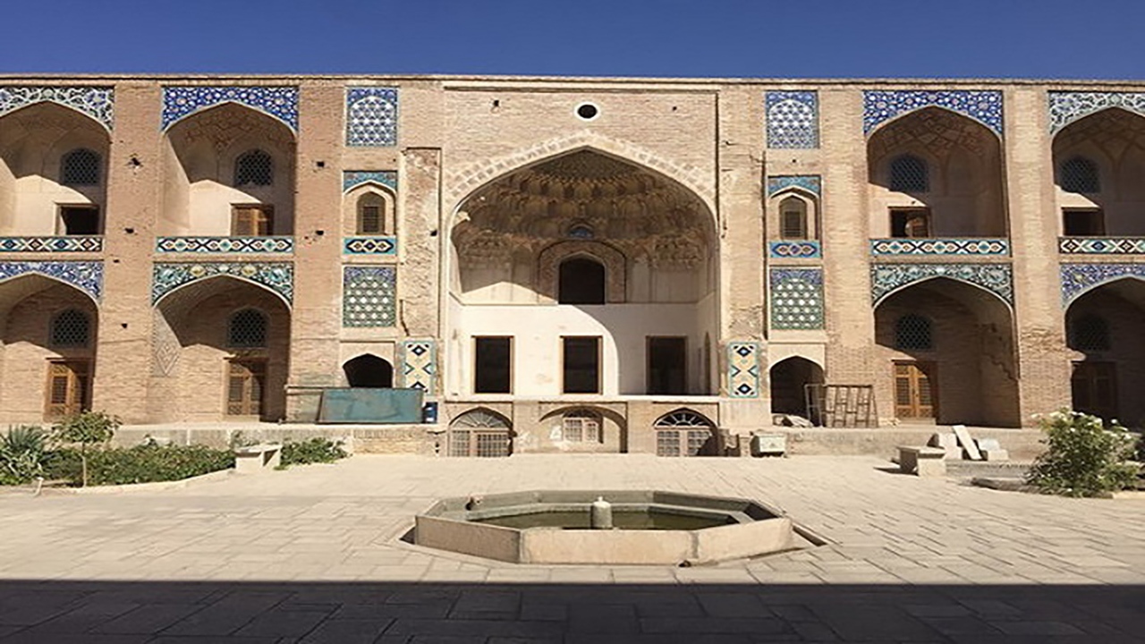 ارزیابان یونسکو برای ثبت جهانی ۲ کاروانسرا به کرمان آمدند