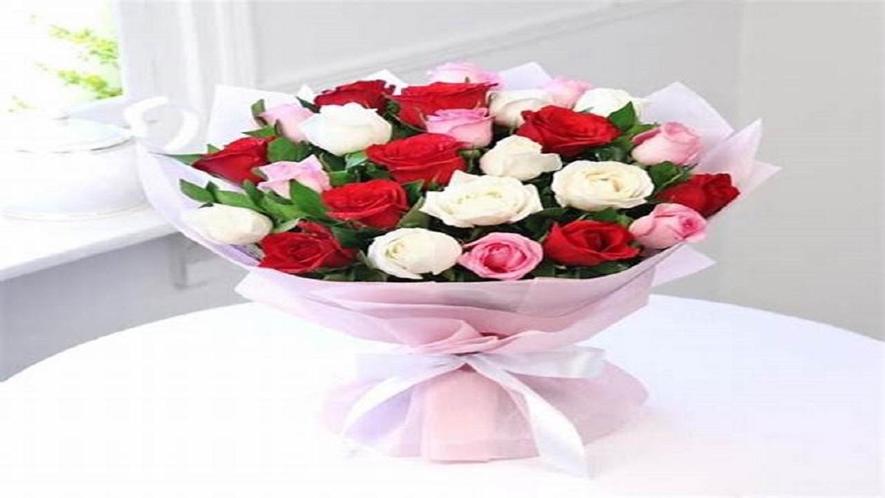 بازار گل و شیرینی در انتظار رونق است