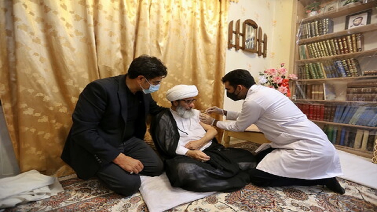 آیت الله سیفی مازندرانی واکسن کرونا دریافت کرد
