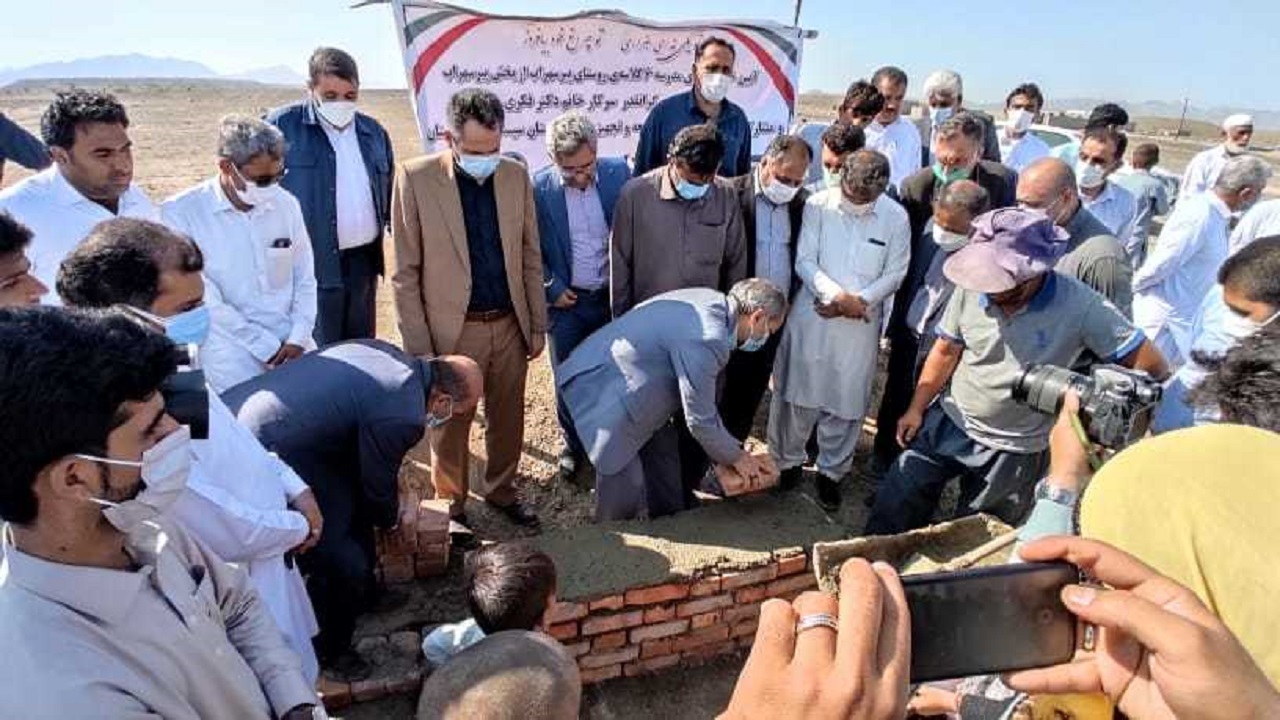 آیین خشت گذاری مدرسه ۶ کلاسه خیّر ساز بخش پیرسهراب شهرستان دشتیاری برگزار شد