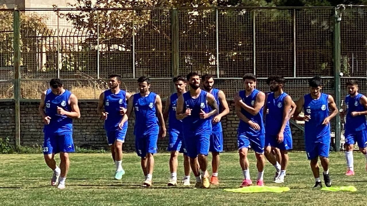تمرین روز جمعه تیم فوتبال استقلال با غیبت ملی پوشان