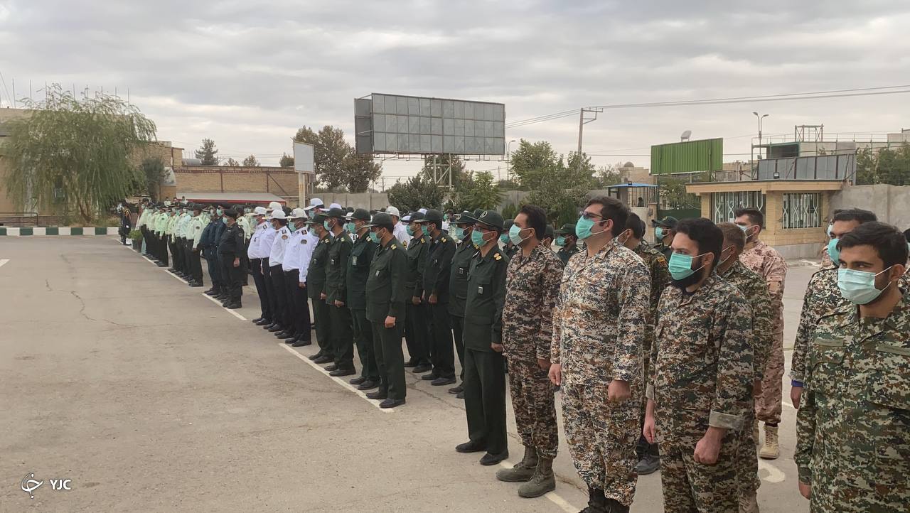 صبحگاه مشترک نیروهای نظامی و انتظامی 