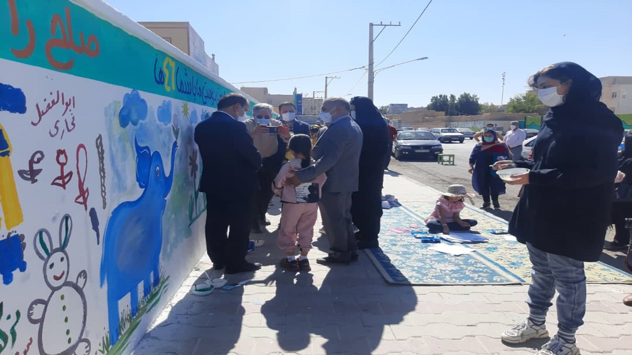 دیوار ۴۷ در آباده برپا شد
