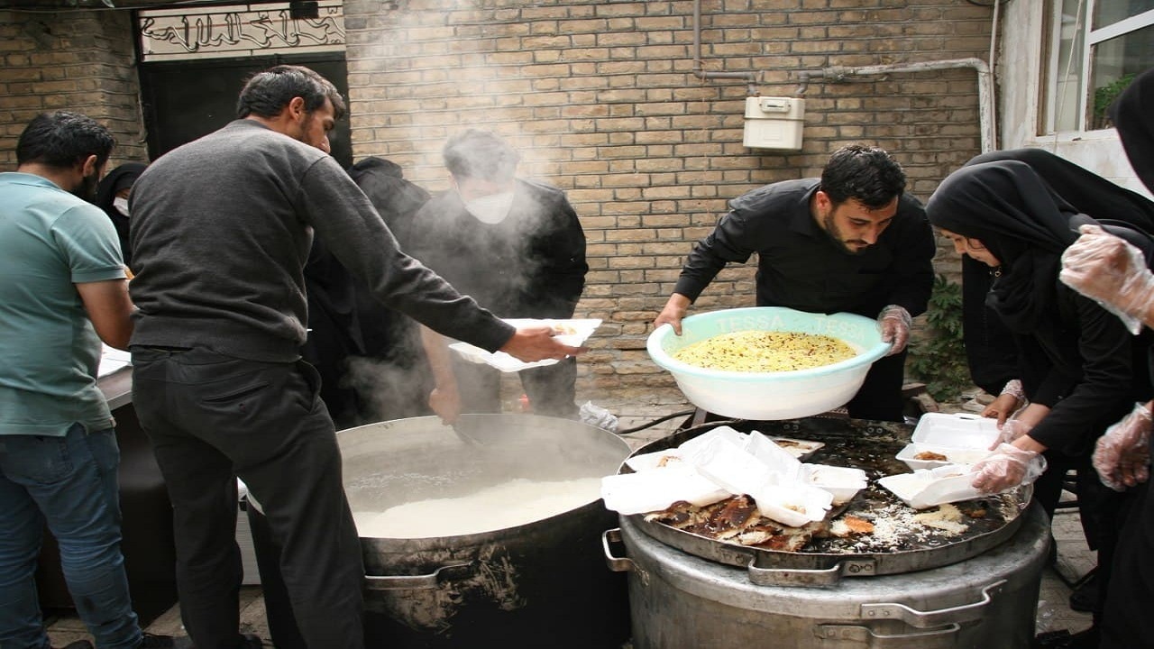 پذیرایی موکب های بنیاد بین المللی آبشار عاطفه ها از زائران امام رضا