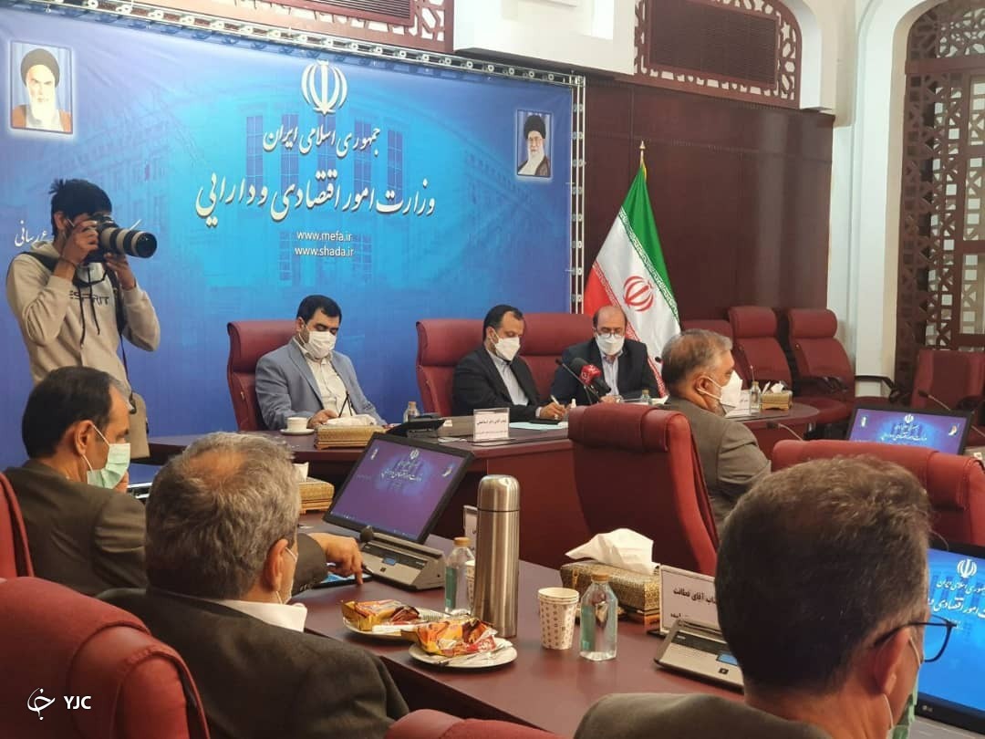 درآمدهای کارمزدی بانک ها در کشور محدود است