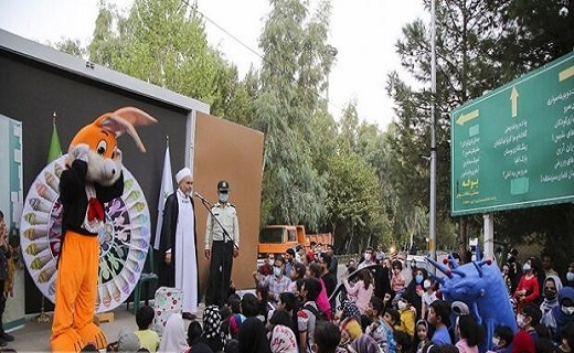 شادپیمایی عروسک&zwnj;ها در قم 