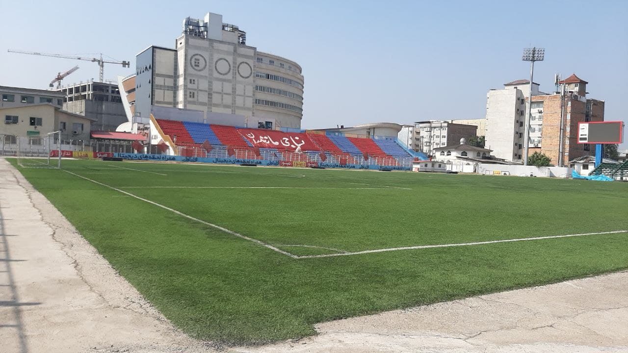 ورزشگاه&zwnj;هایی با چمن بی کیفیت معضل همیشگی فوتبال ایران
