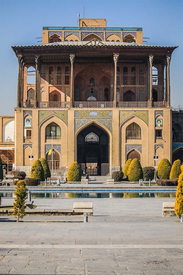 عالی پاپو در اصفهان