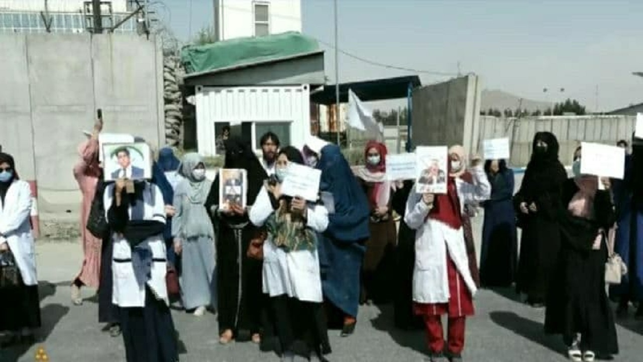 تظاهرات کارمندان صحی ولایت های سمنگان و نورستان + تصاویر