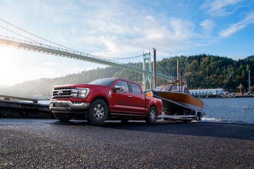 مقایسه تویوتا توندرا با فورد F-150 + فیلم
