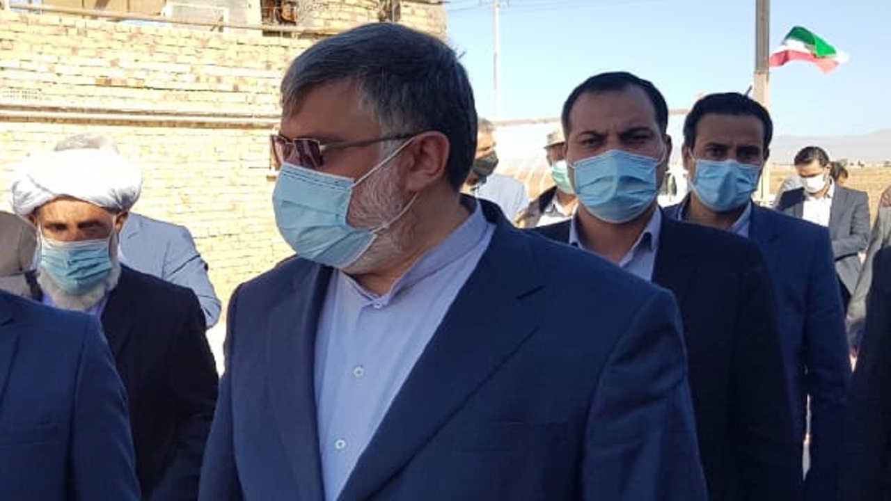 ما نباید در روستا‌های مرزی مدارس کانکسی داشته باشیم