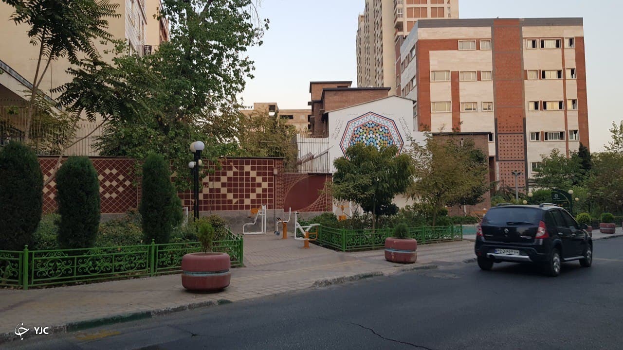 خانه لرزاده