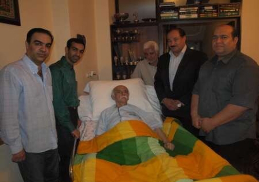 پهلوان منتظر در بستر بیماری