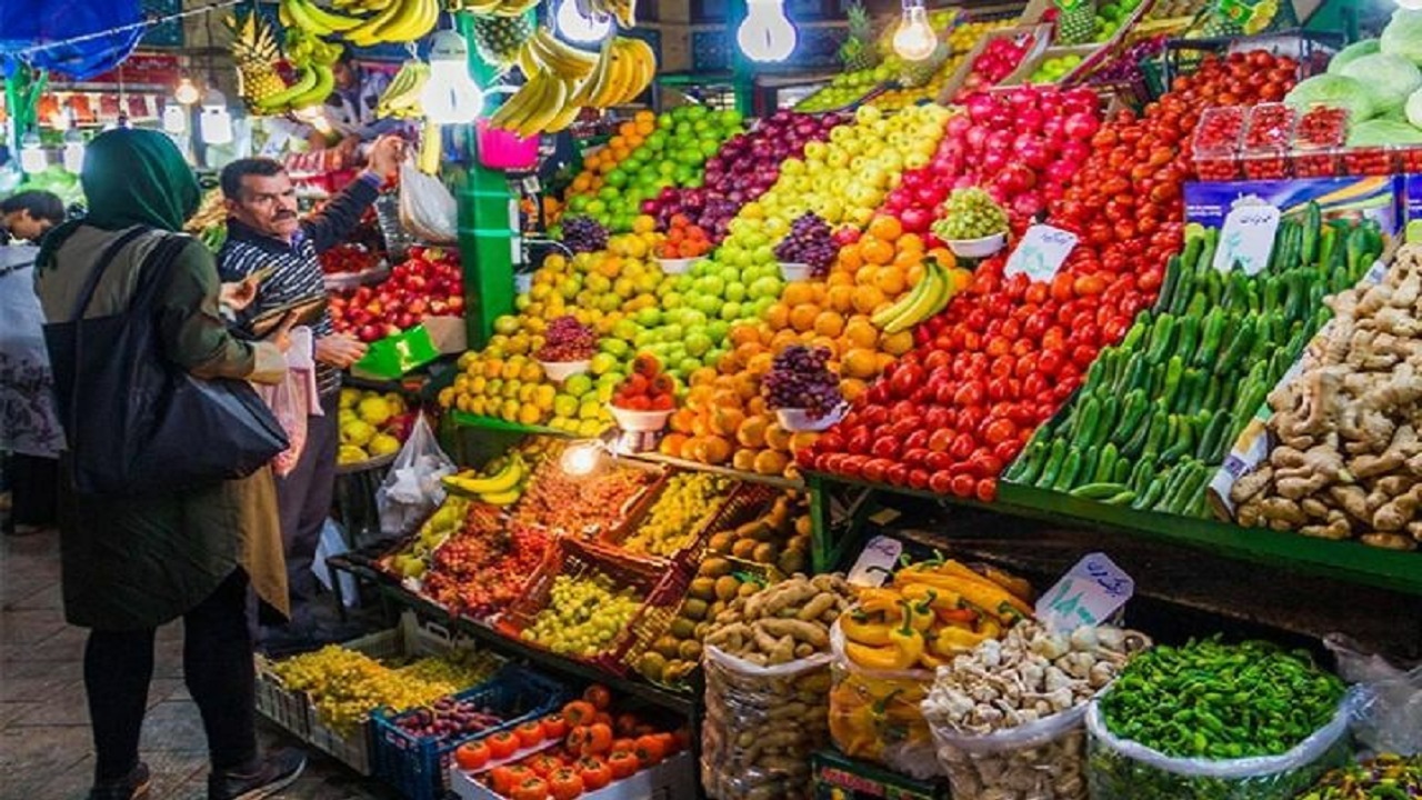 در اهواز معمولا قشر مرفه جامعه میوه‌ خریداری می‌کنند