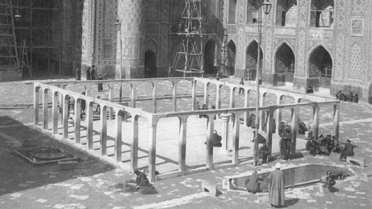 درباره مسجد پیرزن چه می‌دانید؟ / مسجد بی‌سقف درون یک مسجد بزرگ‌تر + عکس
