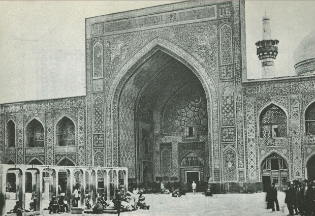 درباره مسجد پیرزن چه می&zwnj;دانید؟ / مسجد بی&zwnj;سقف درون یک مسجد بزرگ&zwnj;تر+عکس