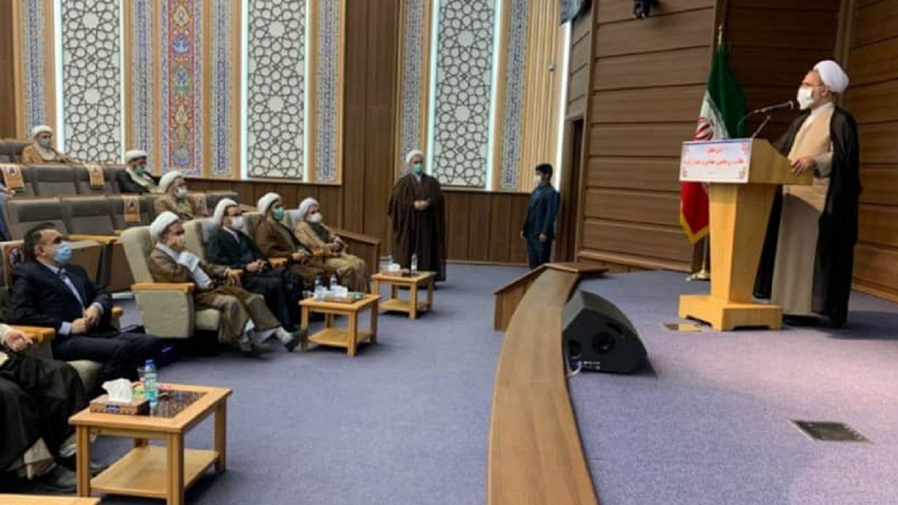 طلاب جهادگر قم در عرصه مقابله با کرونا تجلیل شدند