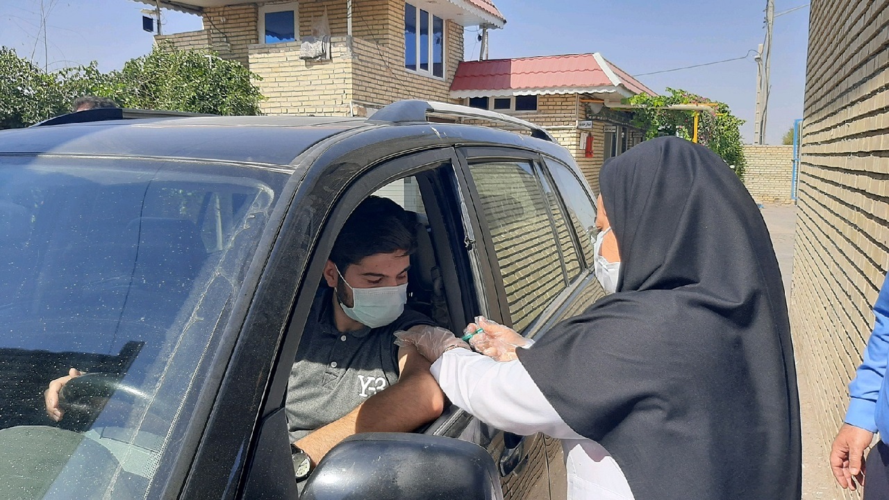 مرکز واکسیناسیون خودرویی درگز راه‌اندازی شد