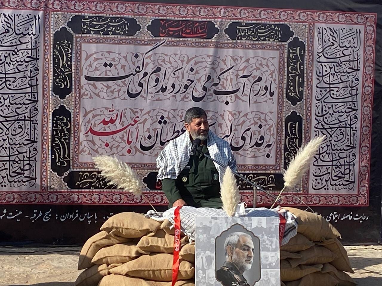 غبارروبی و عطرافشانی مزار شهدا در شهرهای خراسان رضوی