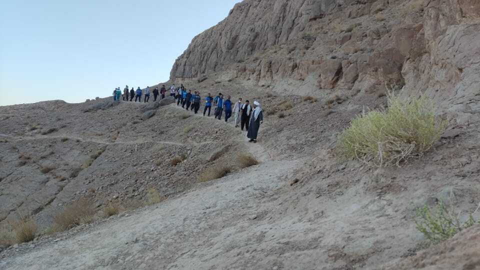 همایش کوهپیمایی به مناسبت هفته دفاع مقدس