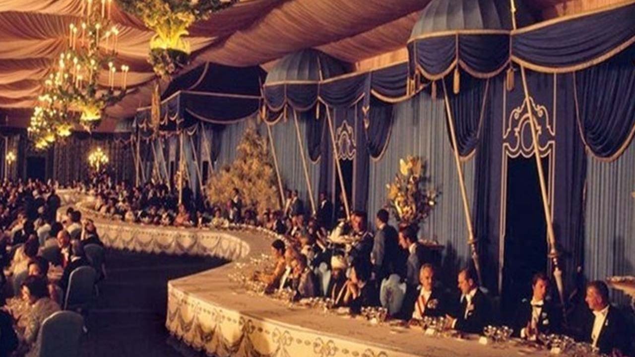 علف خواری کودکان و جشن ۸۰۰۰ میلیارد تومانی / محمدرضا شاه: مبادا خبرنگار‌ها بفهمند چقدر خرج کردیم! + تصاویر