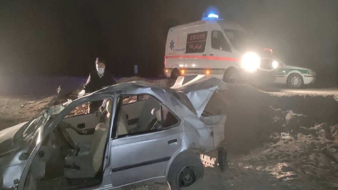 ۱۳مصدوم در حادثه واژگونی سواری پژو در محور انار _ یزد