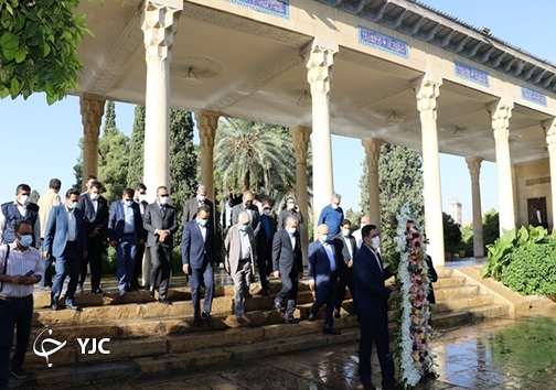 آئین گلباران آرامگاه حافظ