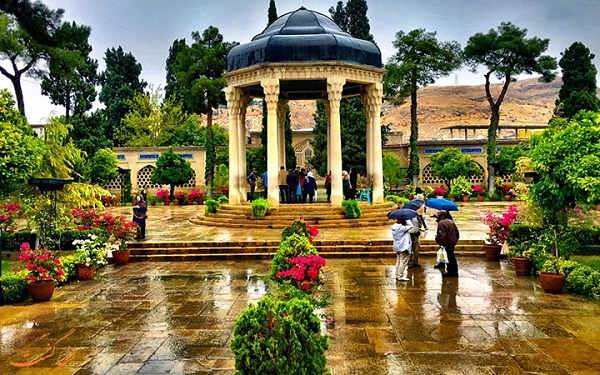 دکتر سیدیحیی یثربی از راز لسان&zwnj;الغیب شدن حافظ می&zwnj;گوید