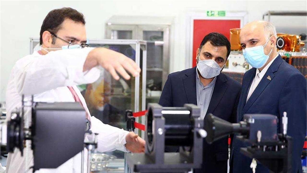 از سرریز دانش فضایی در دیگر بخش‌های کشور استفاده می‌کنیم/ پژوهشگاه فضایی باید قطب توسعه و تثبیت فناوری فضایی باشد