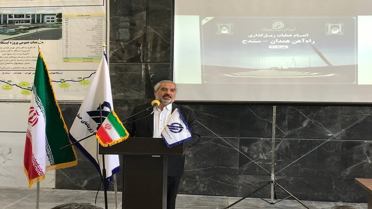دهە فجر امسال جابجایی کالا و مسافر با قطار از سنندج آغاز می شود