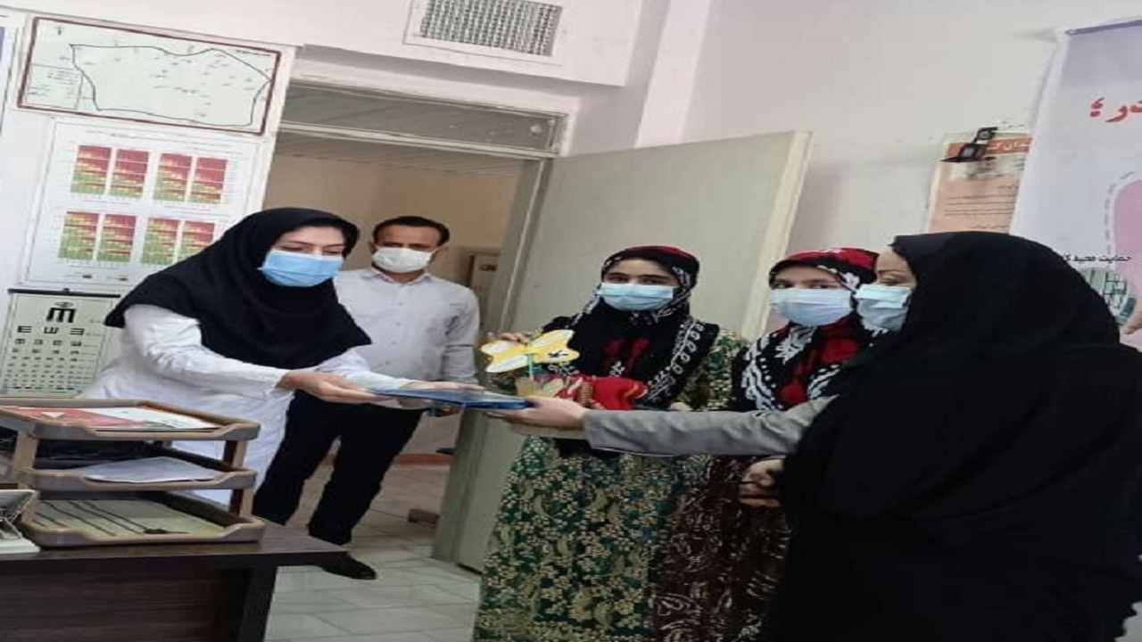 کودکان مدافعان سلامت در ایلام کتاب هدیه گرفتند