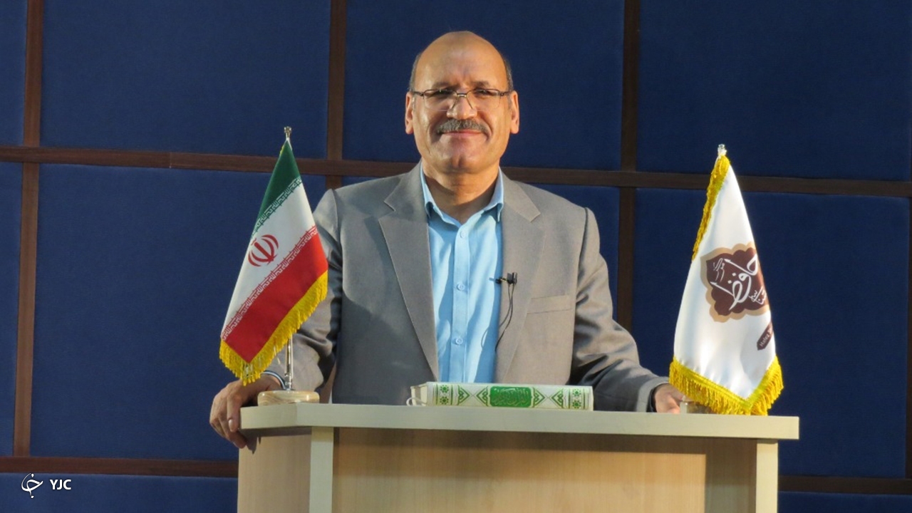 کاووس حسن&zwnj;لی، مدیر مرکز حافظ&zwnj;شناسی 