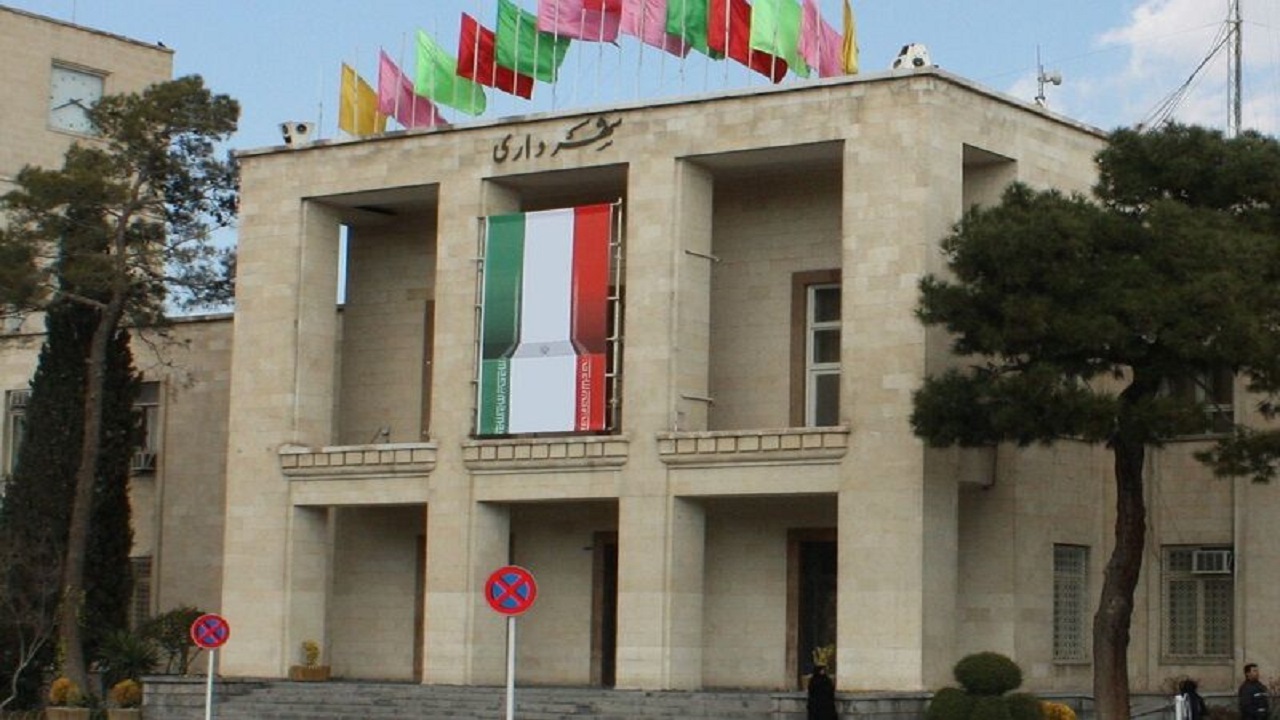 درخواست کارگران معترض خدمات شهری حداکثر تا سه هفته آینده بررسی می‌شود