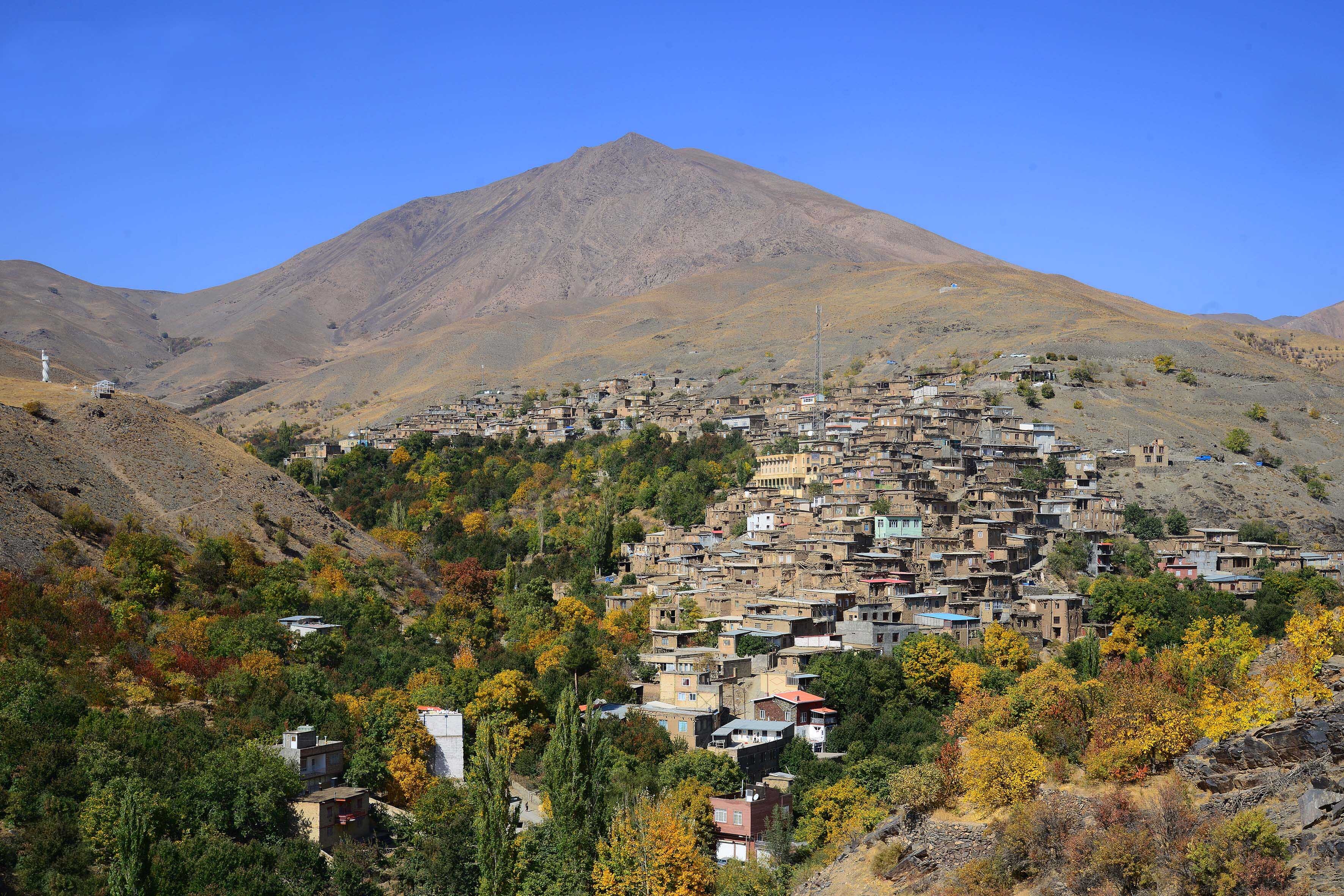 دیزباد روستای متمدن
