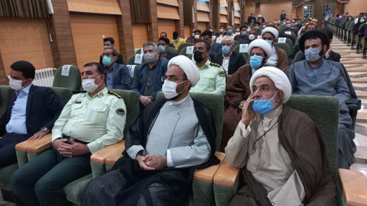 بررسی مشکلات شهرستان اقلید با حضور رئیس مرکز ارتباطات مردمی رئیس جمهور