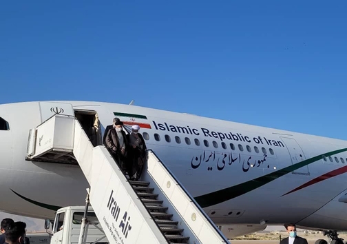 رئیس جمهور وارد شیراز شد/ رئیسی: رفع مشکلات بیکاری و خشکسالی در دستور کار دولت است