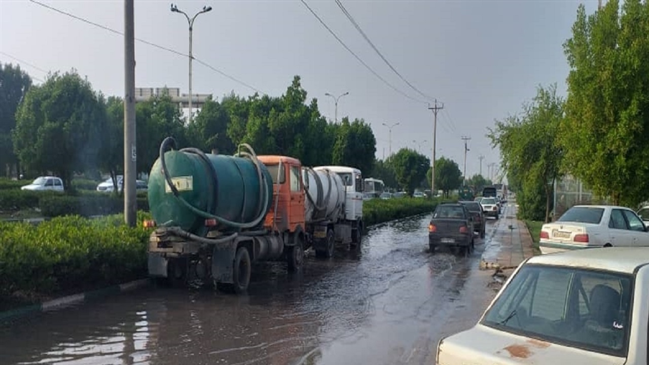حل مشکل آب‌های سطحی و فاضلاب اهواز در اولویت است