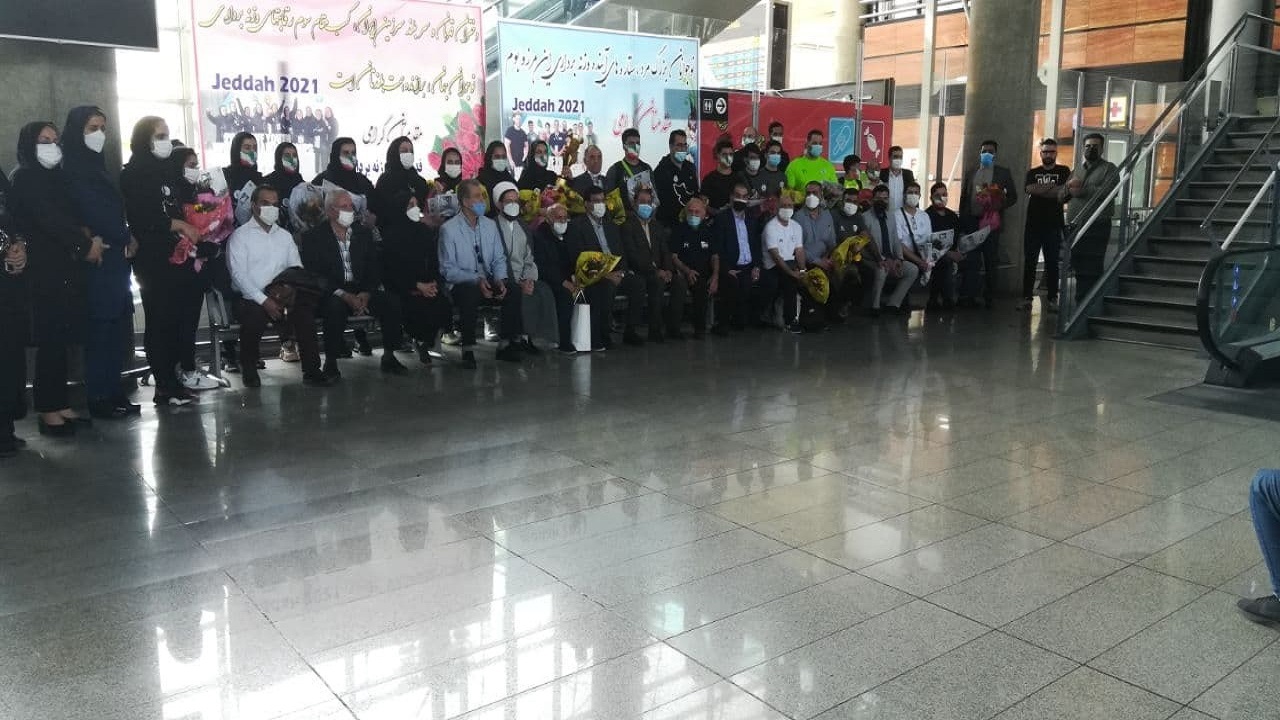 تیم‌های ملی وزنه برداری نوجوانان پسر و دختر وارد ایران شدند