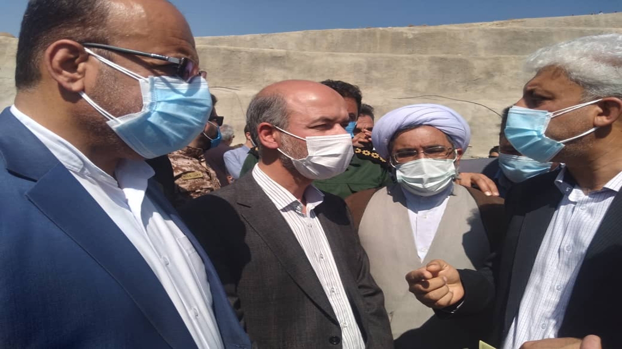 وزیر نیرو از تصفیه خانه فاضلاب کازرون بازدید کرد/اختصاص اعتبار برای تکمیل تصفیه خانه فاضلاب