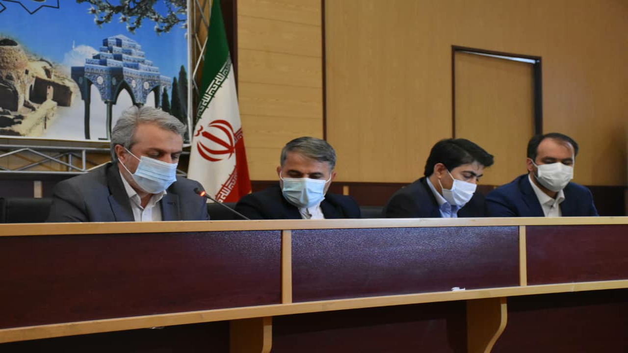 مواد اولیه پتروشیمی و فولاد سهمیه بندی نمی‌شوند