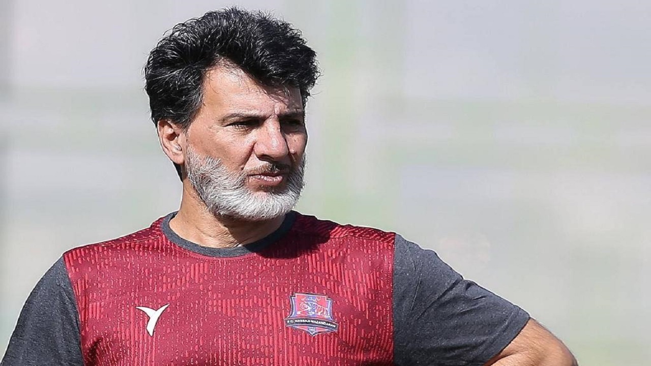 شاهرخ بیانی در جمع کادر فنی باشگاه نساجی