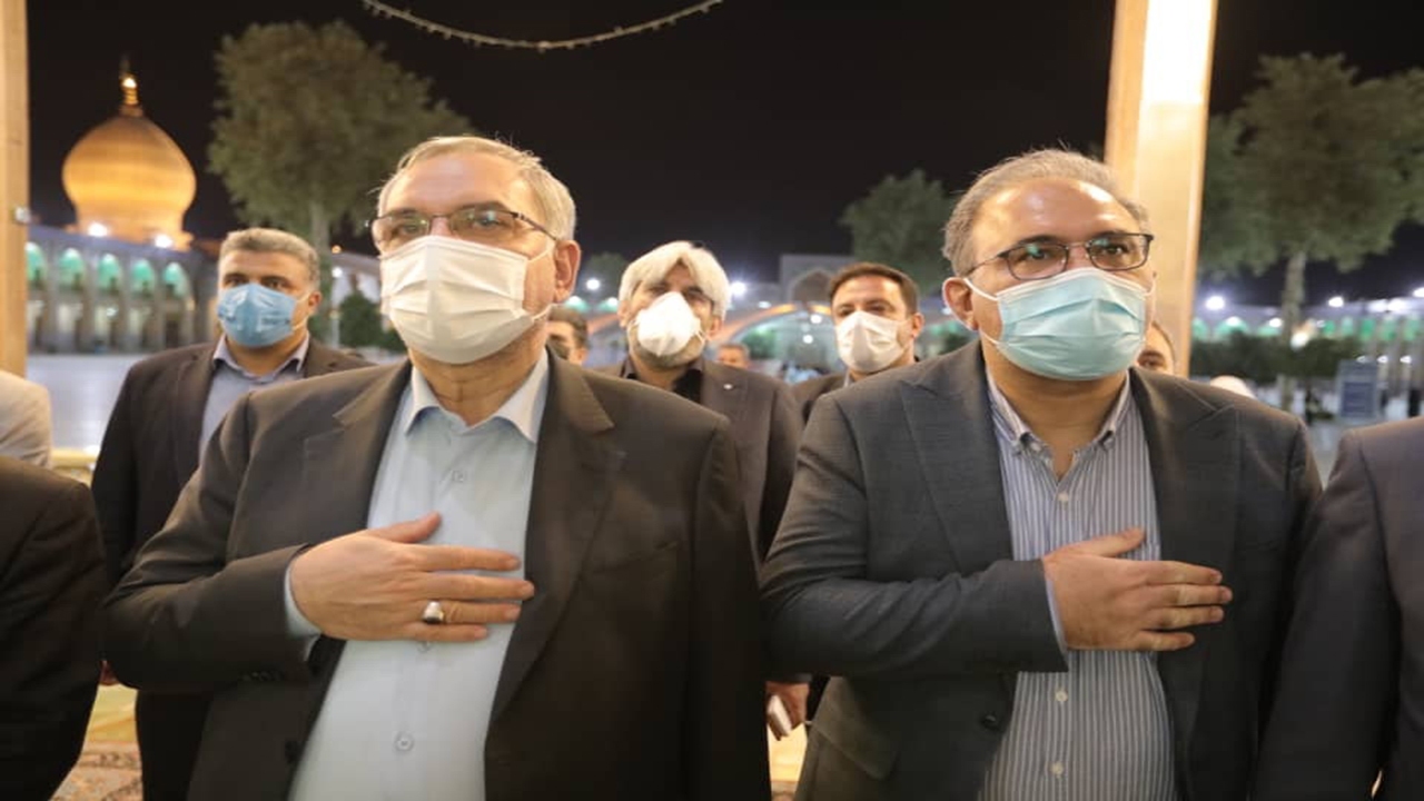 بازدید سرزده وزیر بهداشت از پایگاه واکسیناسیون حضرت احمدبن موسی (ع)