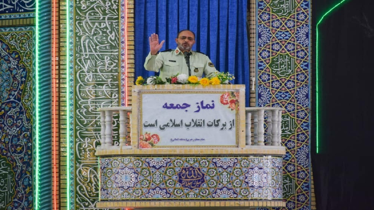 اخلاص حاج قاسم باید الگوی نیروی نظامی باشد