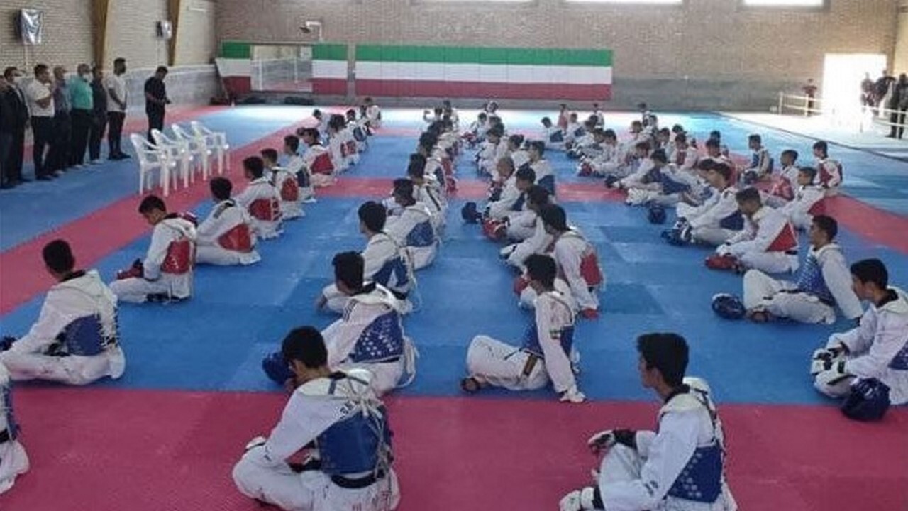 استقبال تکواندوکاران نونهال و نوجوان پسر از اولین جلسه اردوی تمرینی
