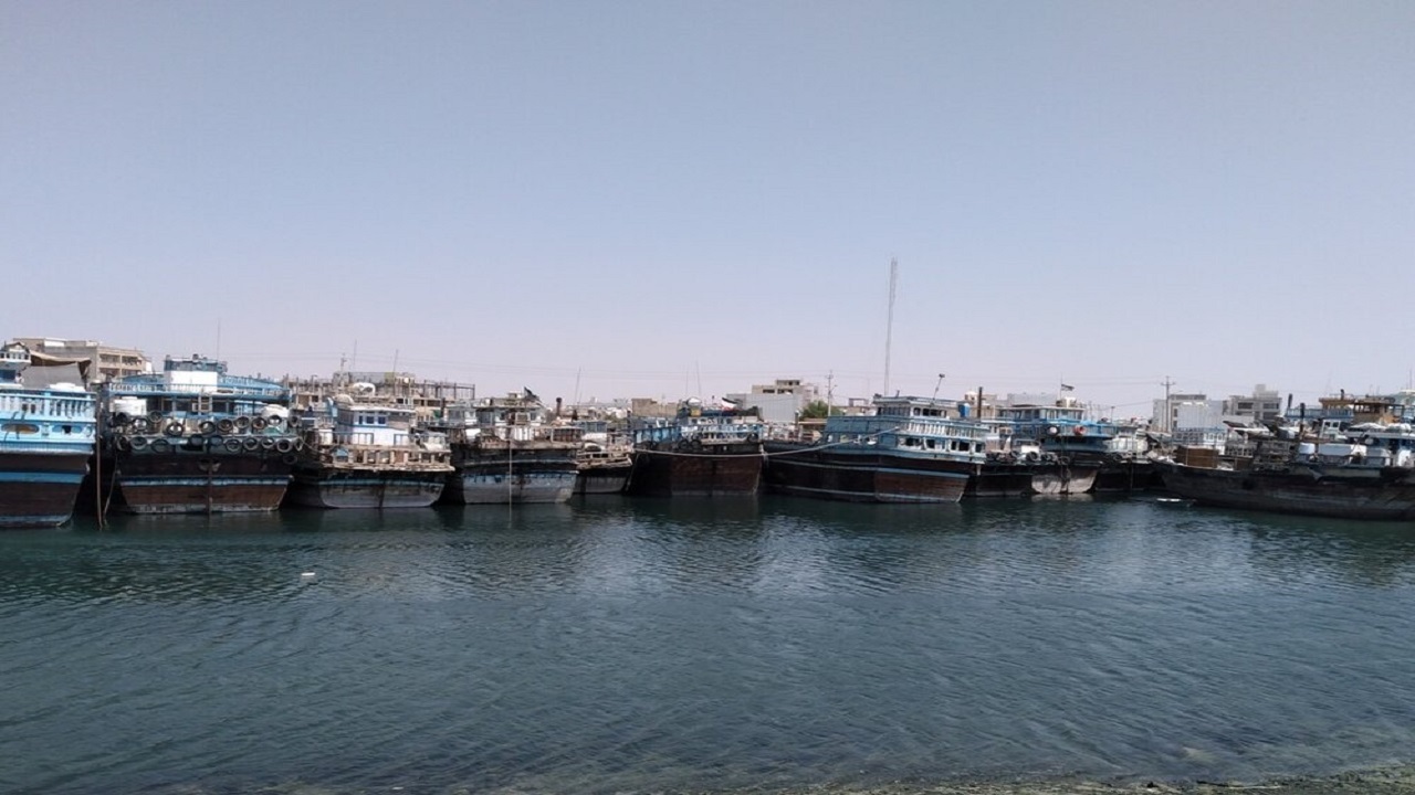 فعالیت تجاری ساحل&zwnj;نشینان تسهیل شود/ لزوم ساماندهی &laquo;ته&zwnj;لنجی&raquo;