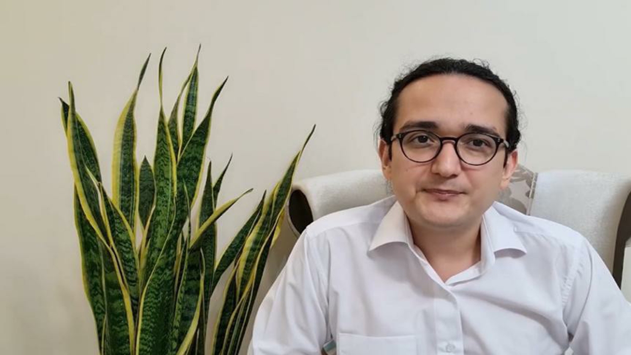 علی قصرالدشتی هنرمند مجسمه&zwnj;ساز