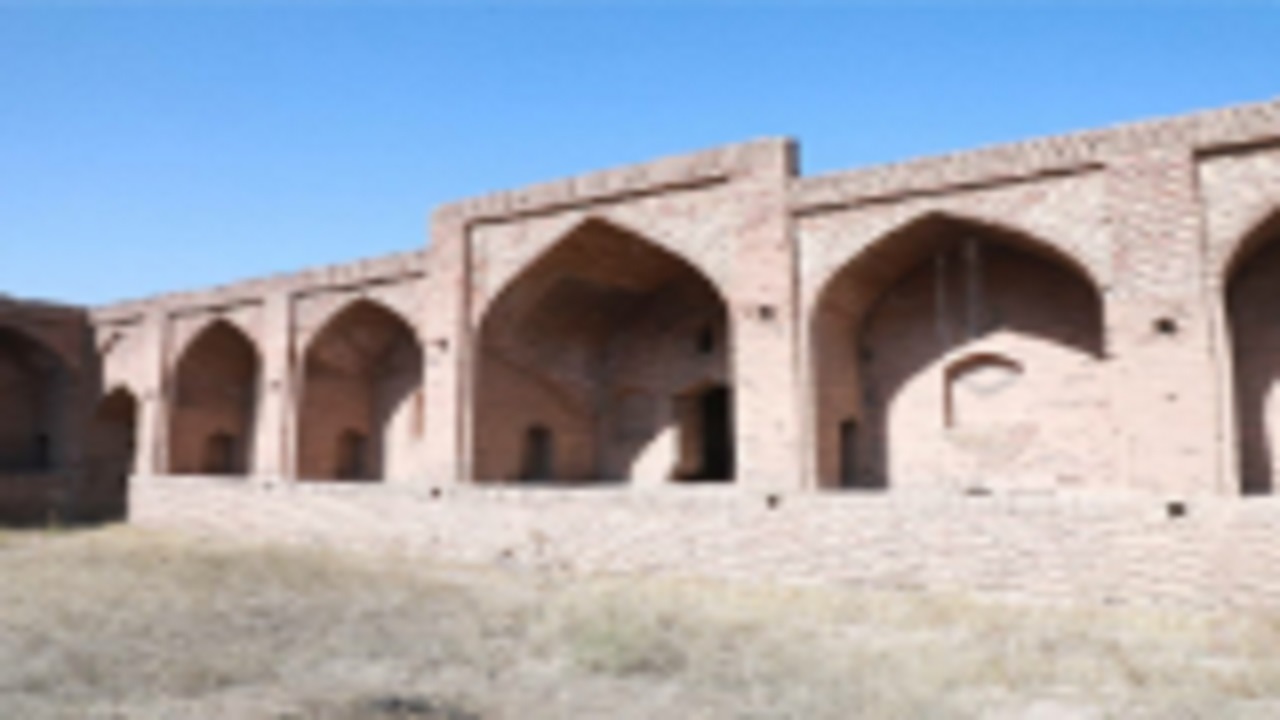 آغاز ایمن سازی کاروانسرای تاریخی روستای خرزان